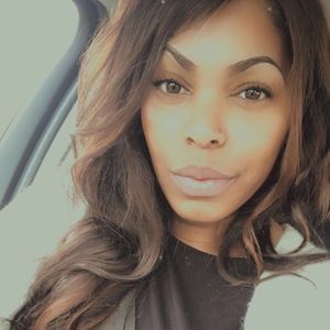 Meet your Posher, Neshia